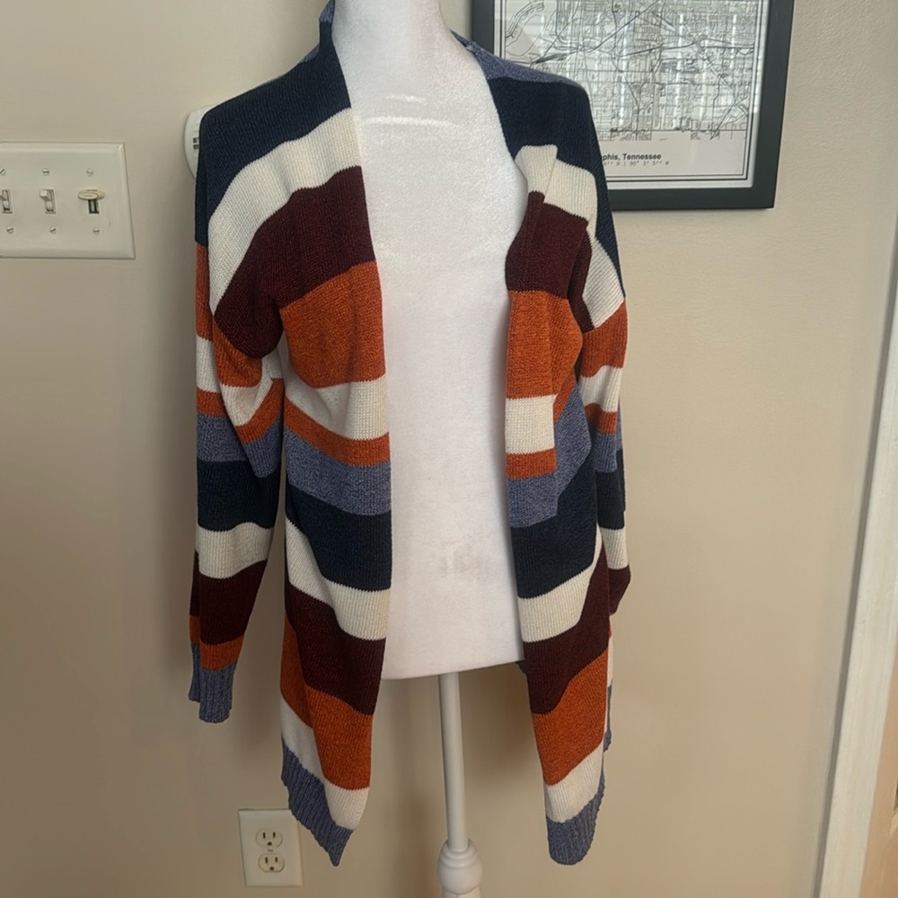 Light weight cardigan. Size medium.
